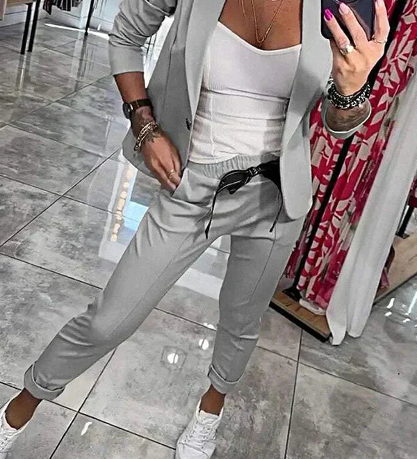 Adriana - Tyylikäs asu