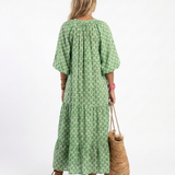 Céline | Midi-mekko, jossa on kuvio, kolmen neljänneksen hihat ja V-pääntie