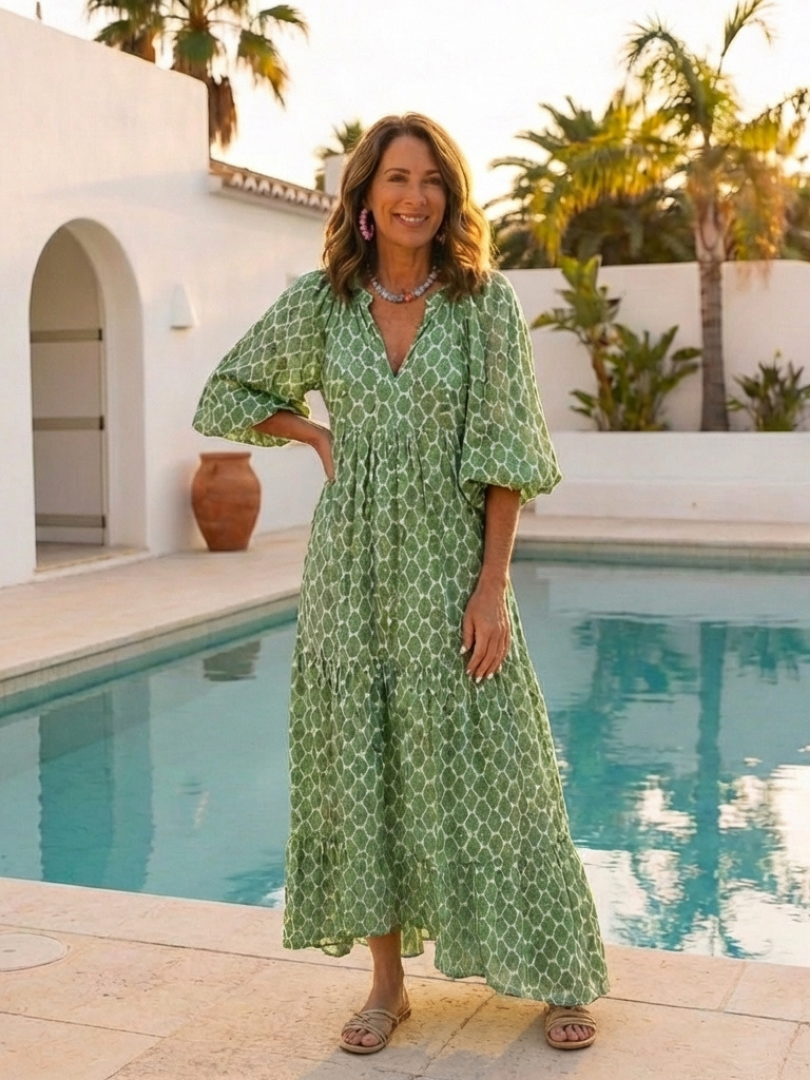 Céline | Midi-mekko, jossa on kuvio, kolmen neljänneksen hihat ja V-pääntie