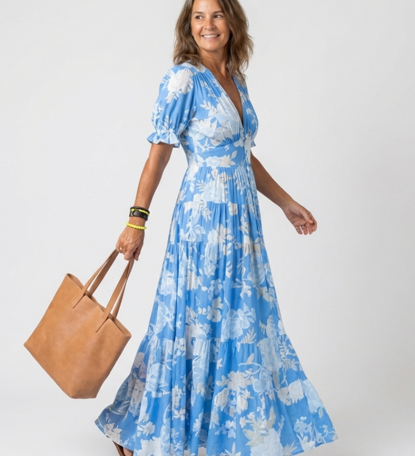 Juliette | Midi mekko kukilla, lyhyet hihat ja V-pääntie