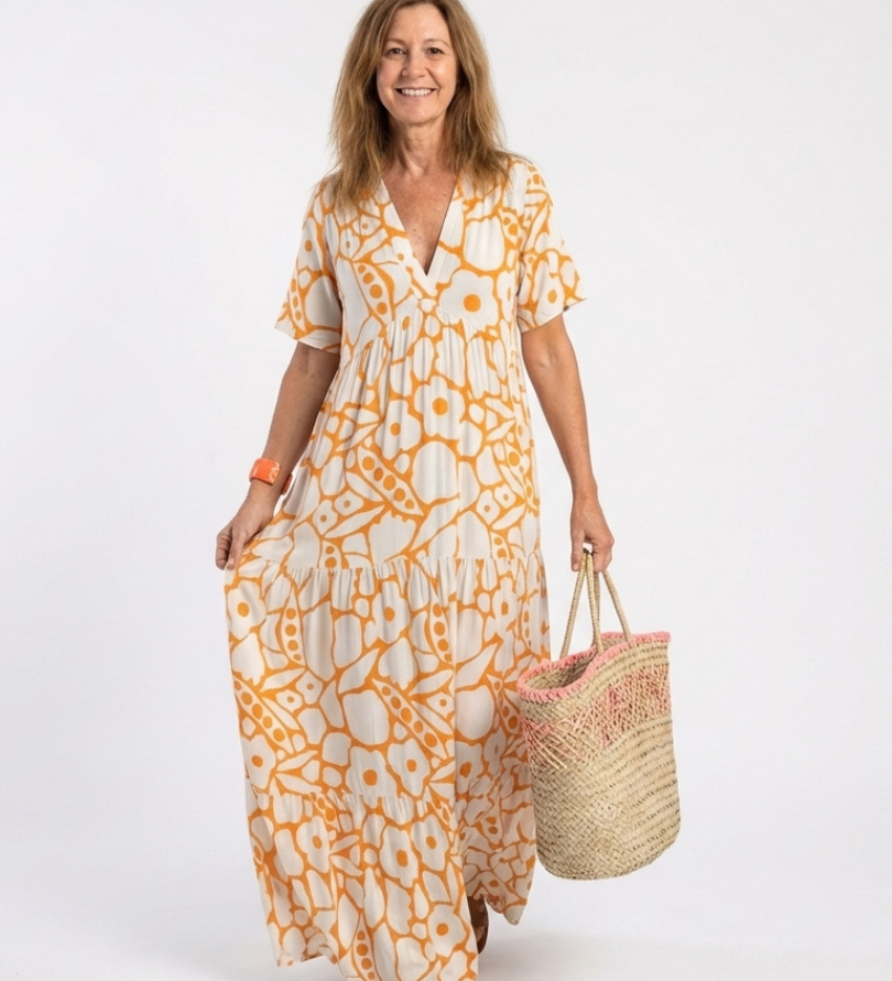 Lucie | Midi-mekko kukilla, lyhyet hihat ja V-pääntie