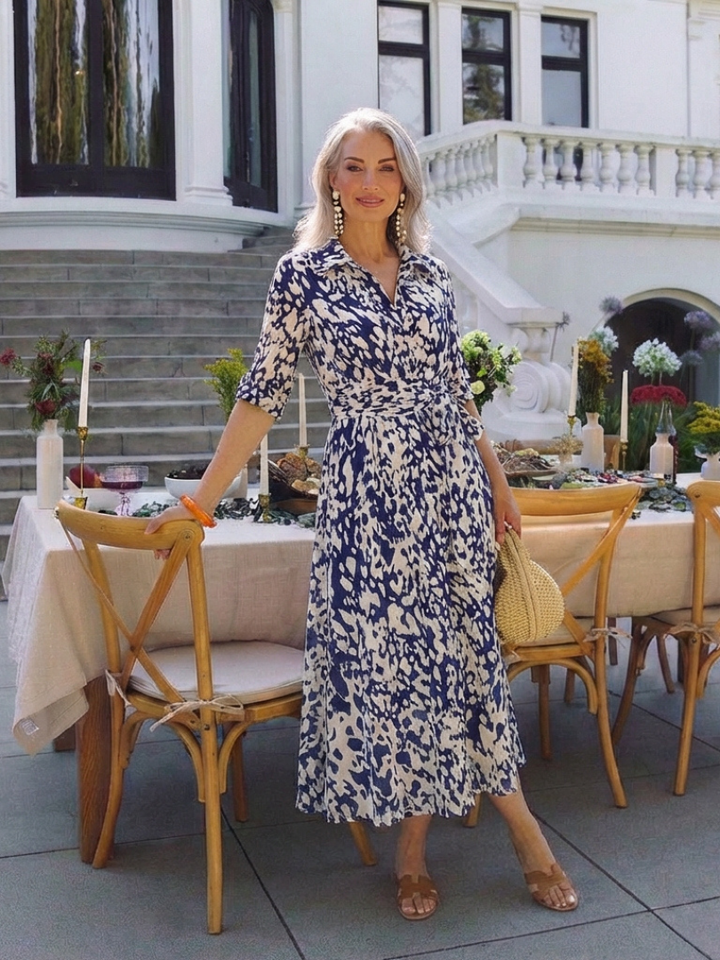 Claire | Midi-mekko pitkillä hihoilla ja vyöllä