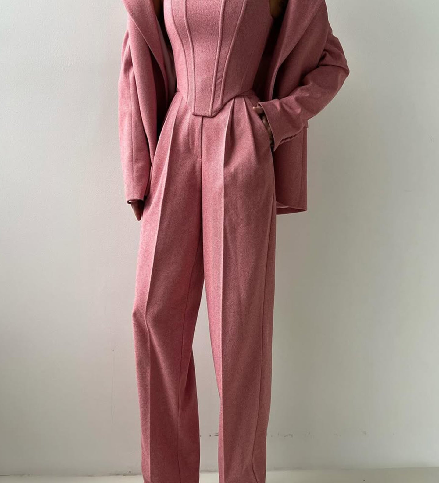 Eleganssi - Kolmiosainen setti