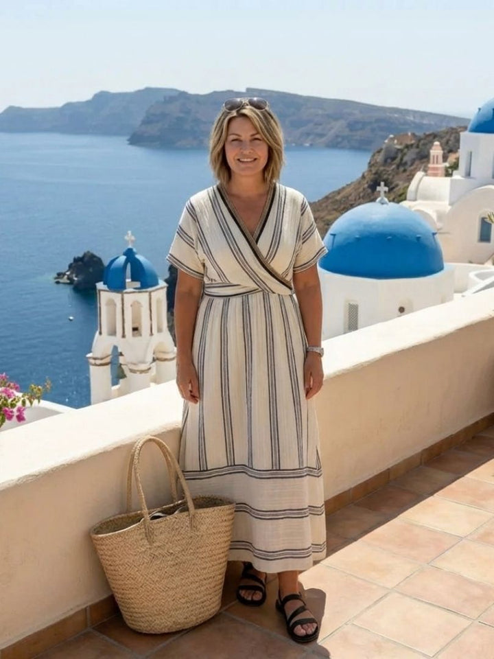 Chantal | Midimittainen V-pääntiöllinen lyhythihainen mekko
