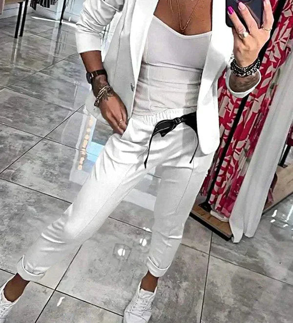 Adriana - Tyylikäs asu